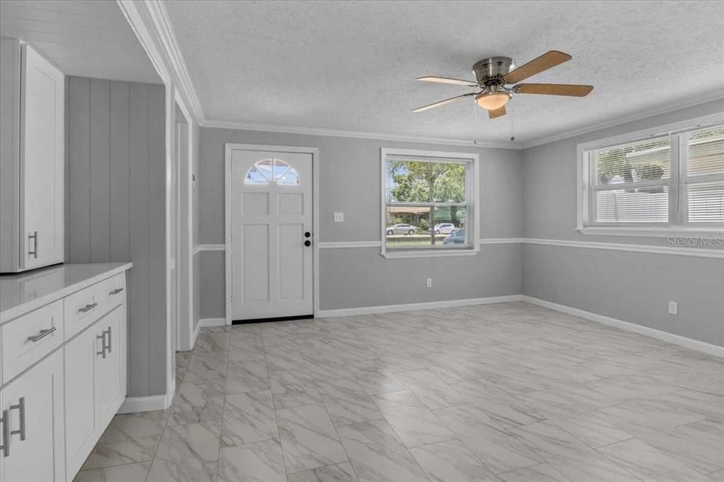 For Rent: $3,300 (4 beds, 2 baths, 1377 Square Feet)