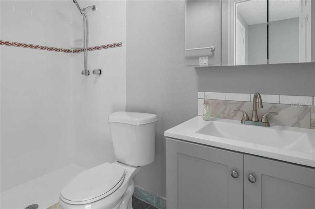 For Rent: $3,300 (4 beds, 2 baths, 1377 Square Feet)