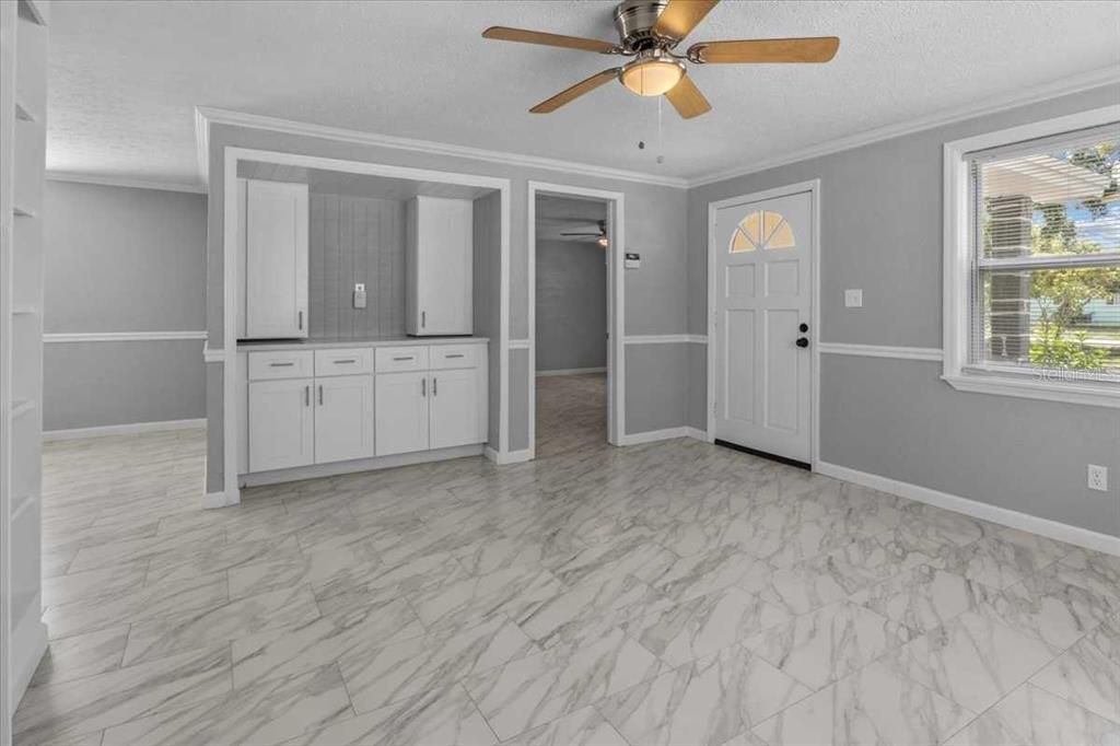 For Rent: $3,300 (4 beds, 2 baths, 1377 Square Feet)