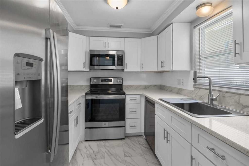 For Rent: $3,300 (4 beds, 2 baths, 1377 Square Feet)