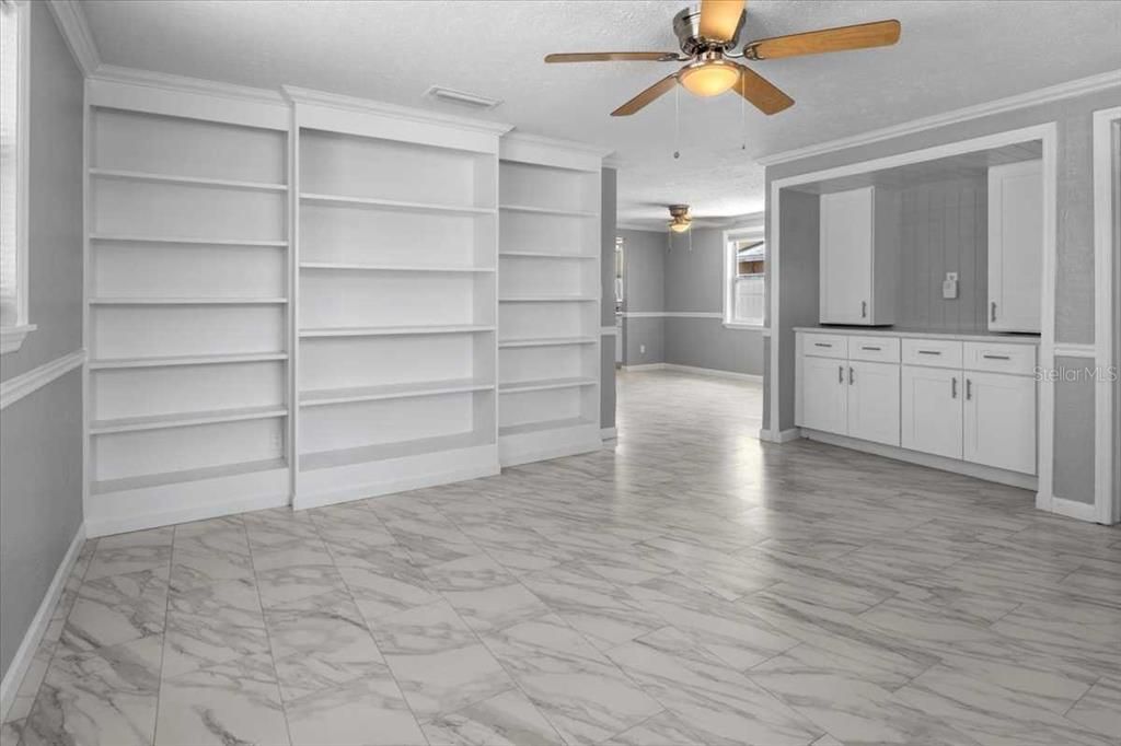 For Rent: $3,300 (4 beds, 2 baths, 1377 Square Feet)