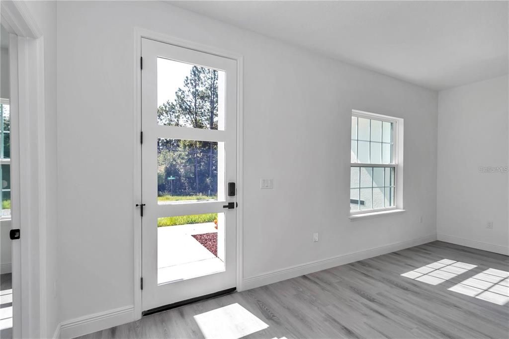 出租: $2,000 (4 贝兹, 2 浴室, 1774 平方英尺)