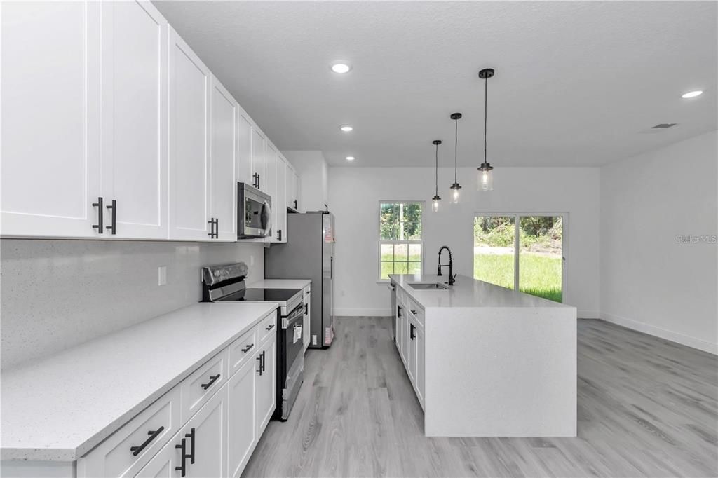 出租: $2,000 (4 贝兹, 2 浴室, 1774 平方英尺)