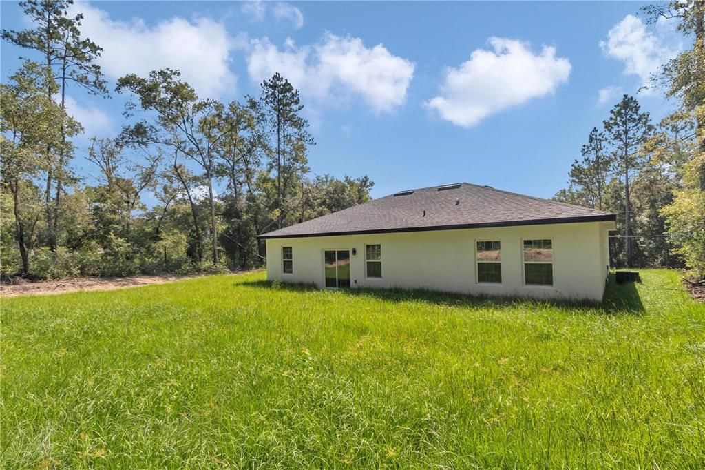 出租: $2,000 (4 贝兹, 2 浴室, 1774 平方英尺)