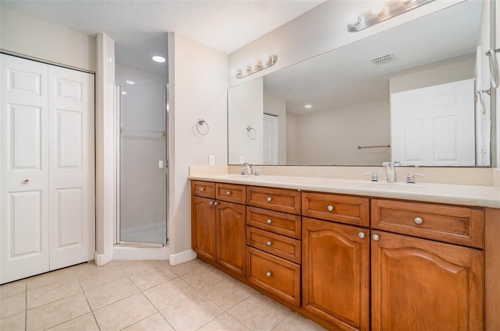 For Sale: $300,000 (3 beds, 2 baths, 1775 Square Feet)