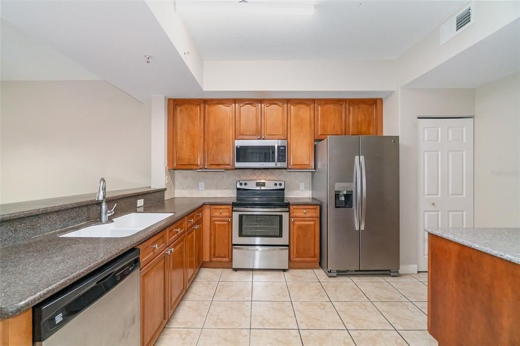 For Sale: $300,000 (3 beds, 2 baths, 1775 Square Feet)