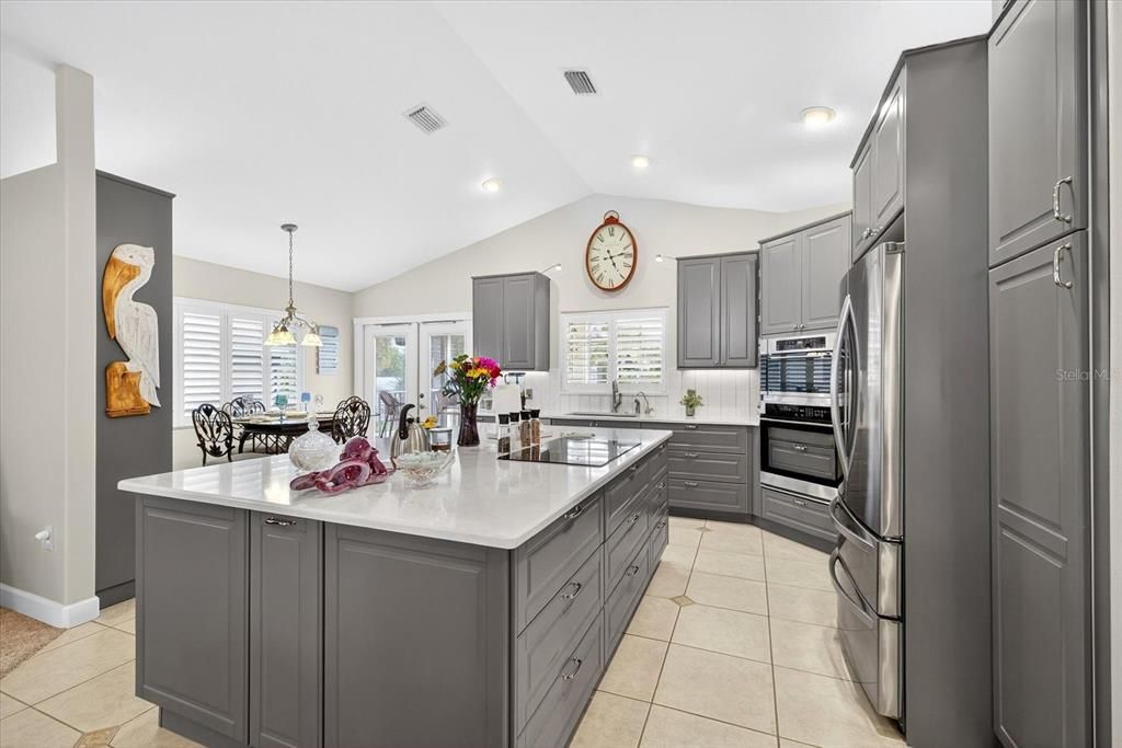 На продажу: $699,000 (3 спален, 2 ванн, 1986 Квадратных фут)