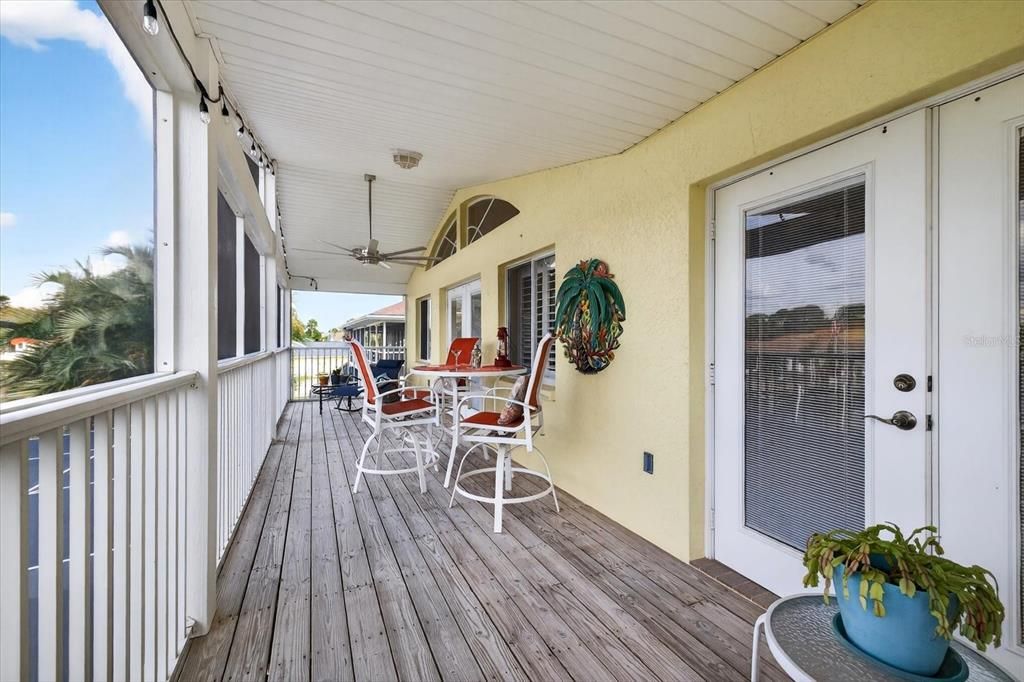 На продажу: $699,000 (3 спален, 2 ванн, 1986 Квадратных фут)