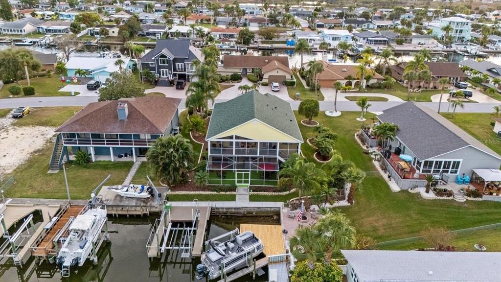 На продажу: $699,000 (3 спален, 2 ванн, 1986 Квадратных фут)