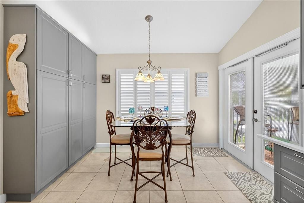 На продажу: $699,000 (3 спален, 2 ванн, 1986 Квадратных фут)