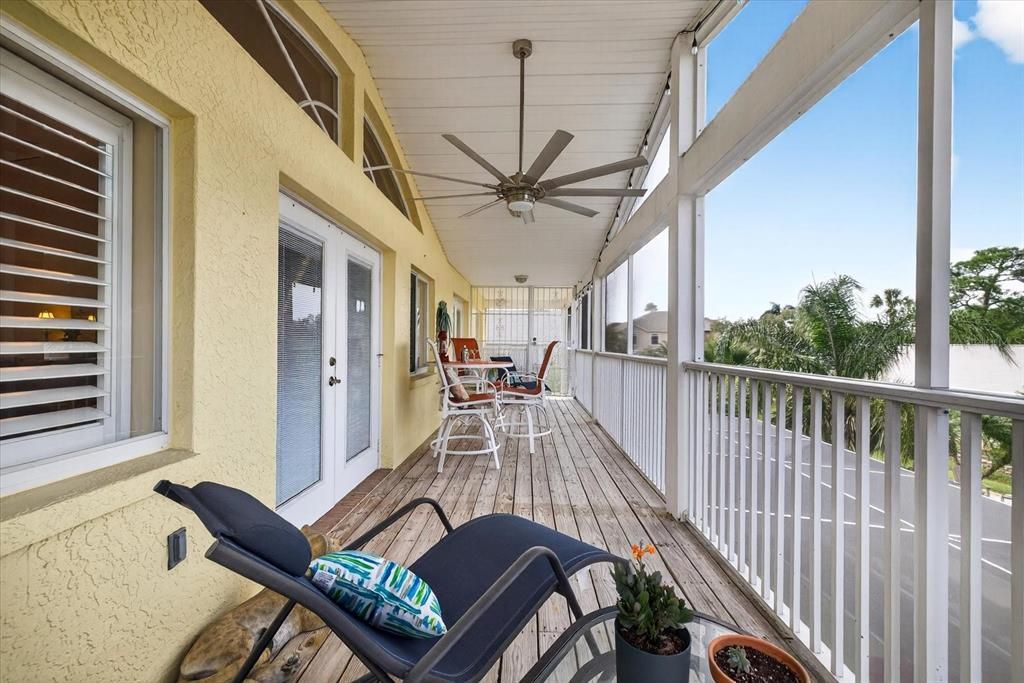 На продажу: $699,000 (3 спален, 2 ванн, 1986 Квадратных фут)