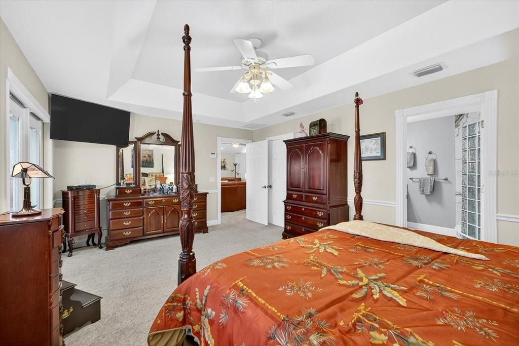 На продажу: $699,000 (3 спален, 2 ванн, 1986 Квадратных фут)