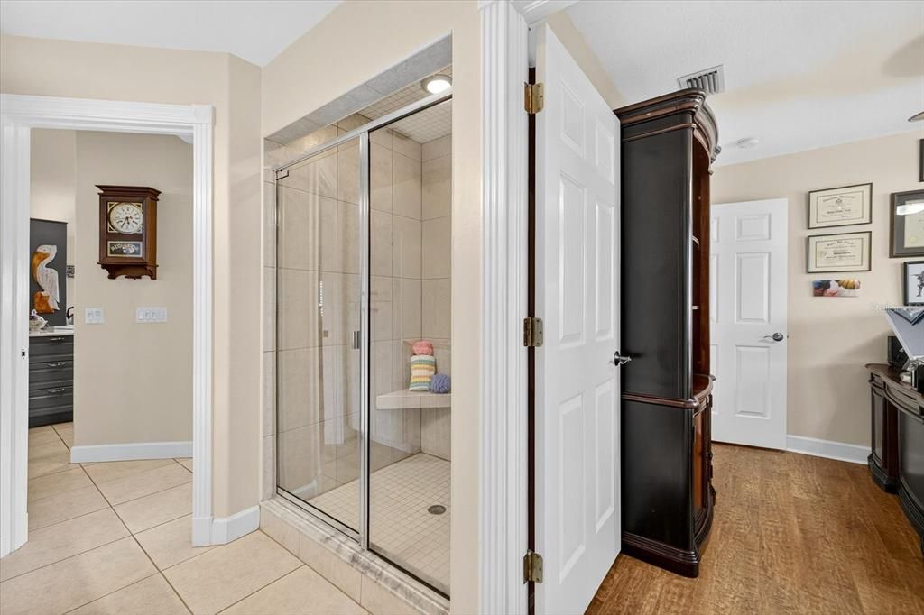 На продажу: $699,000 (3 спален, 2 ванн, 1986 Квадратных фут)