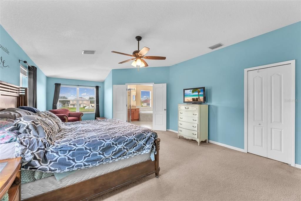 На продажу: $400,000 (5 спален, 4 ванн, 3414 Квадратных фут)