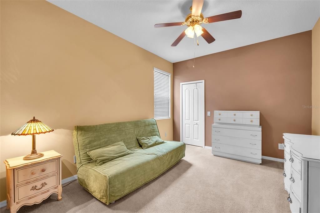 На продажу: $400,000 (5 спален, 4 ванн, 3414 Квадратных фут)