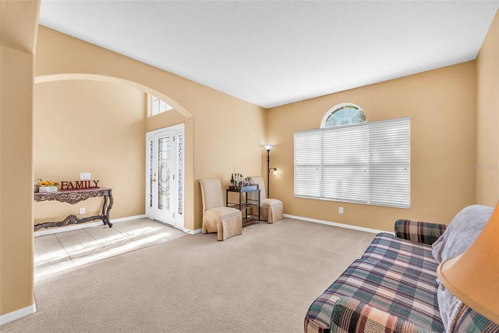 На продажу: $400,000 (5 спален, 4 ванн, 3414 Квадратных фут)