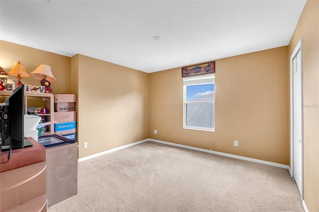 На продажу: $400,000 (5 спален, 4 ванн, 3414 Квадратных фут)