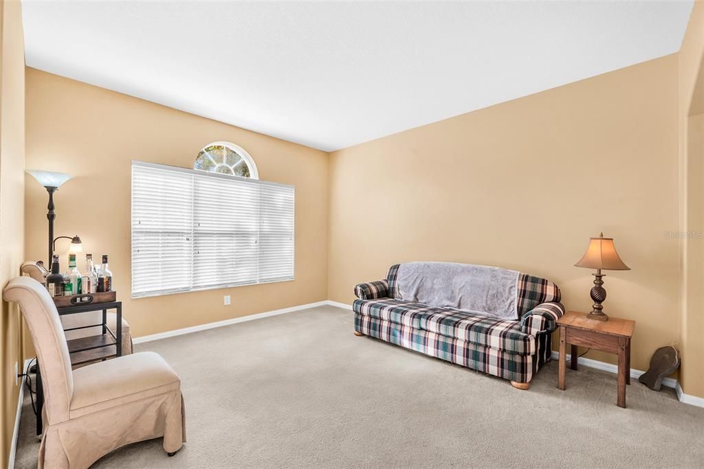 На продажу: $400,000 (5 спален, 4 ванн, 3414 Квадратных фут)