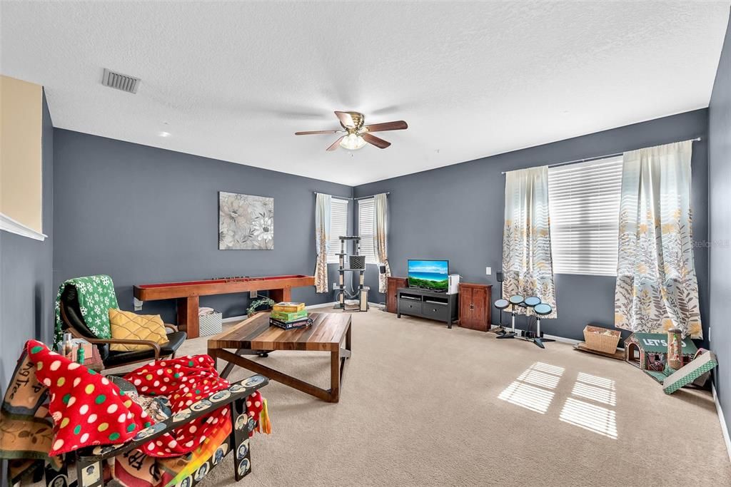 На продажу: $400,000 (5 спален, 4 ванн, 3414 Квадратных фут)