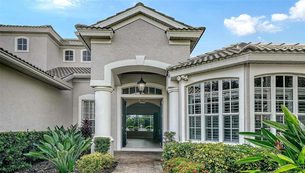 For Sale: $999,000 (4 beds, 3 baths, 3151 Square Feet)