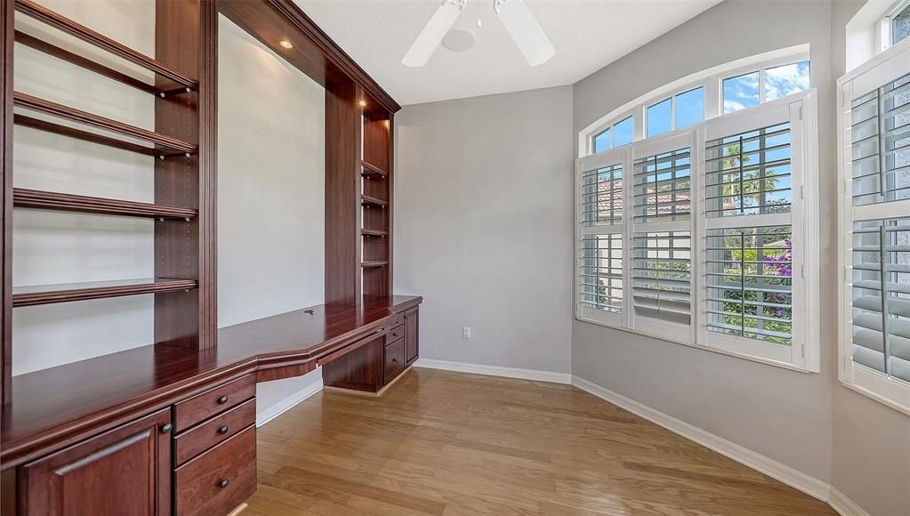 For Sale: $999,000 (4 beds, 3 baths, 3151 Square Feet)