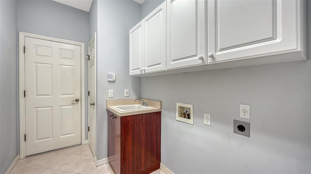 For Sale: $999,000 (4 beds, 3 baths, 3151 Square Feet)