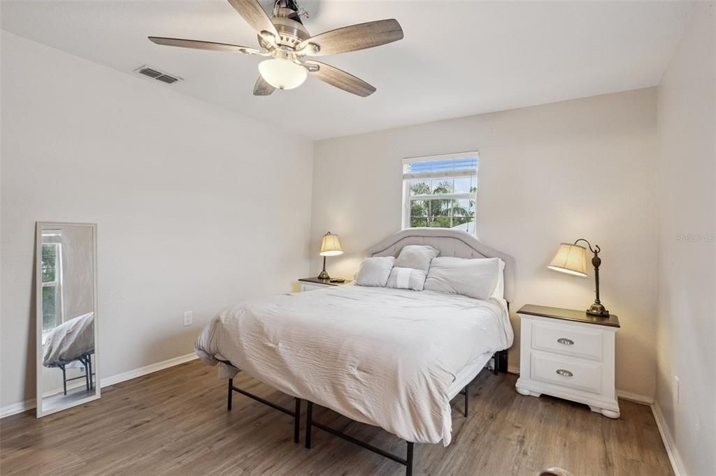 待售: $290,000 (3 贝兹, 2 浴室, 1048 平方英尺)