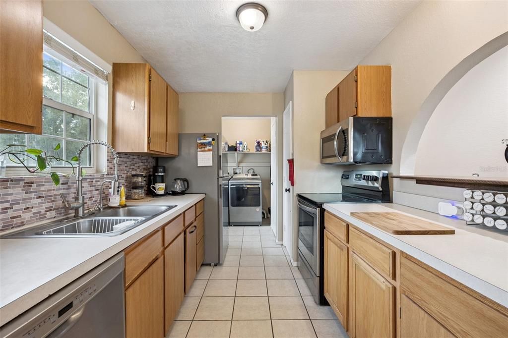 待售: $290,000 (3 贝兹, 2 浴室, 1048 平方英尺)