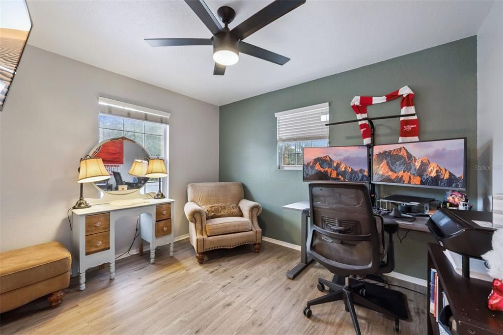 待售: $290,000 (3 贝兹, 2 浴室, 1048 平方英尺)