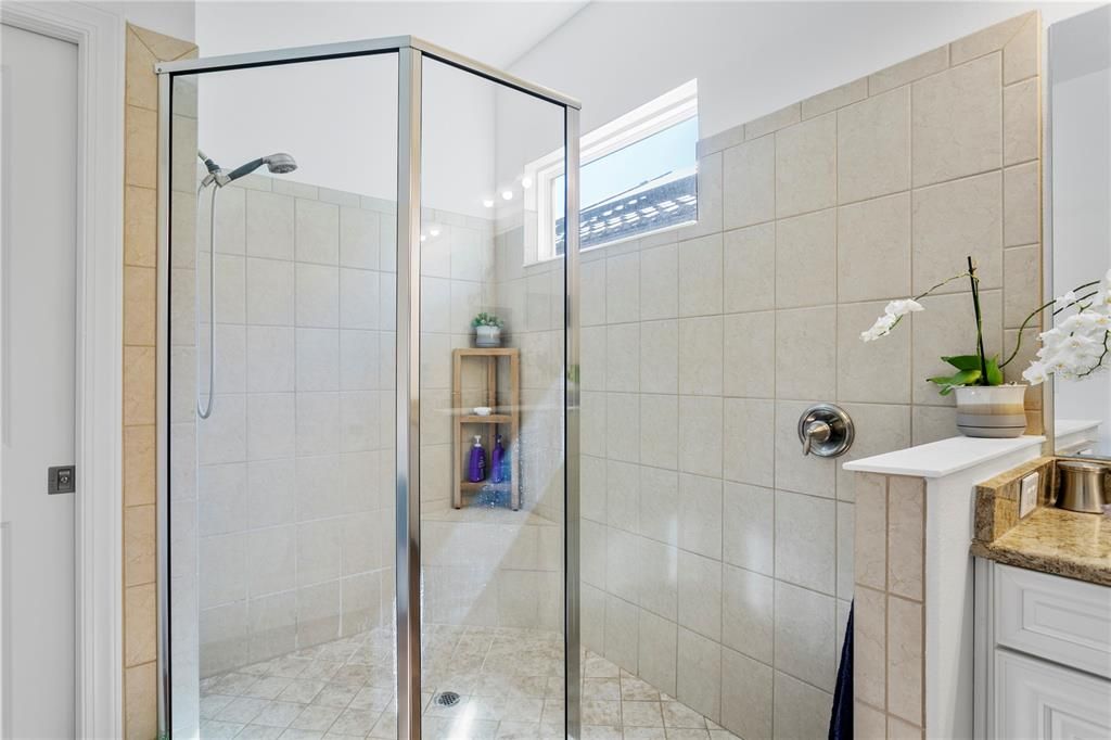 En Venta: $525,000 (3 camas, 2 baños, 2068 Pies cuadrados)