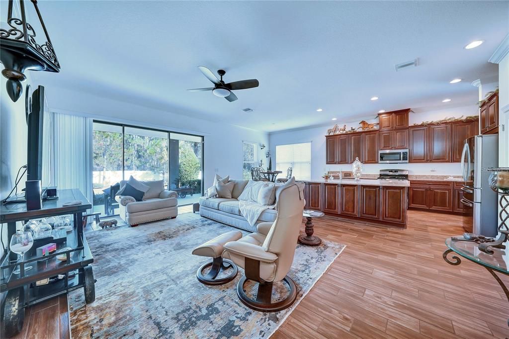 En Venta: $525,000 (3 camas, 2 baños, 2068 Pies cuadrados)