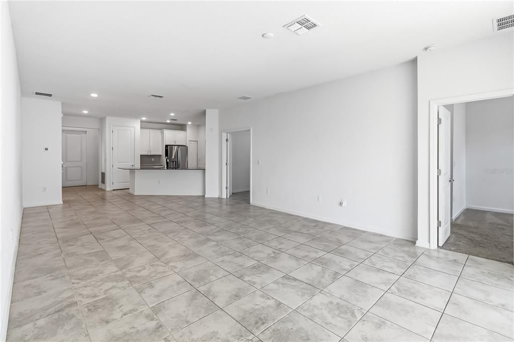 待售: $410,000 (4 贝兹, 3 浴室, 2133 平方英尺)