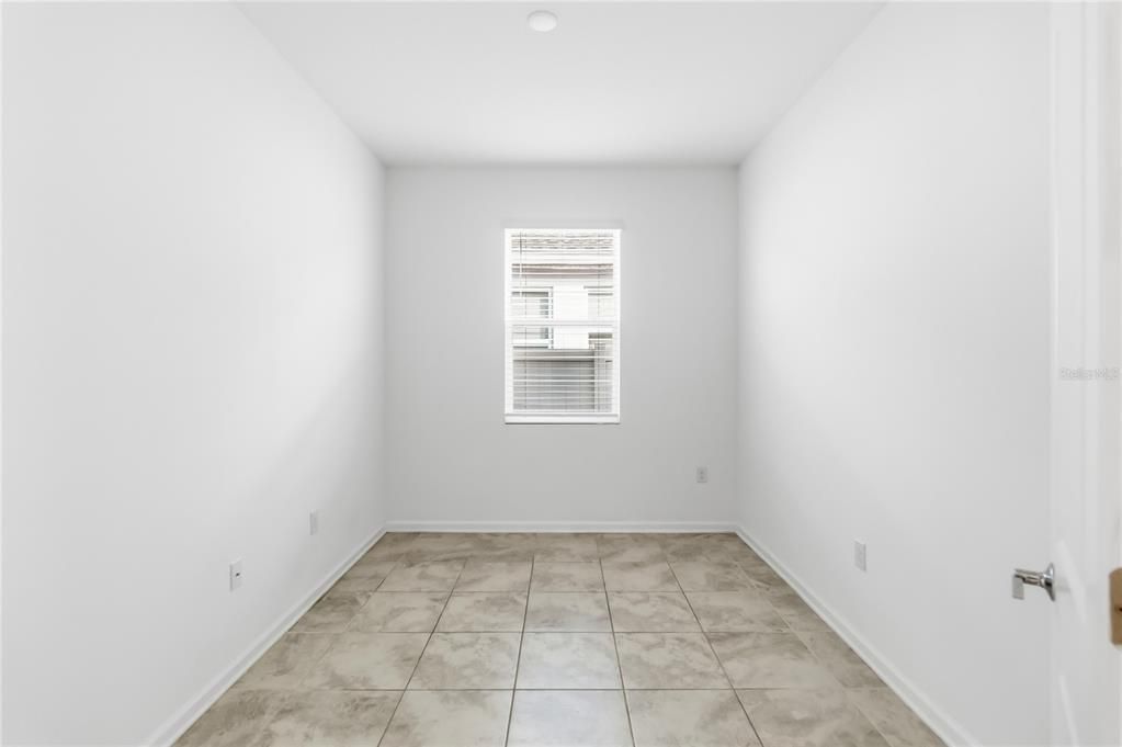 待售: $410,000 (4 贝兹, 3 浴室, 2133 平方英尺)