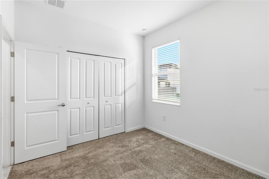 待售: $410,000 (4 贝兹, 3 浴室, 2133 平方英尺)