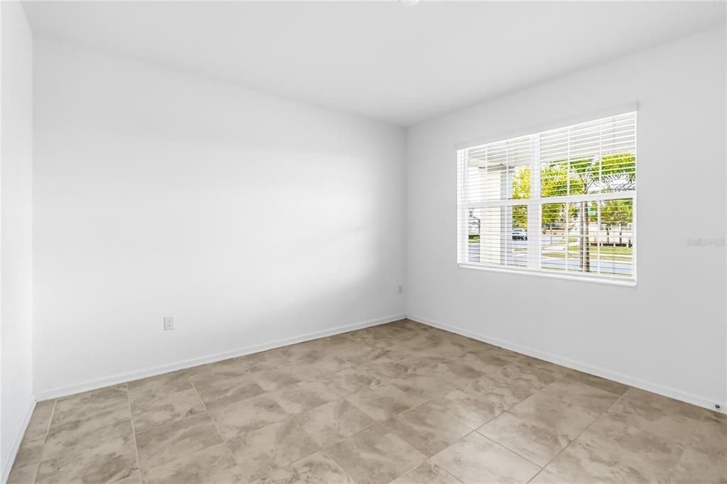 待售: $410,000 (4 贝兹, 3 浴室, 2133 平方英尺)