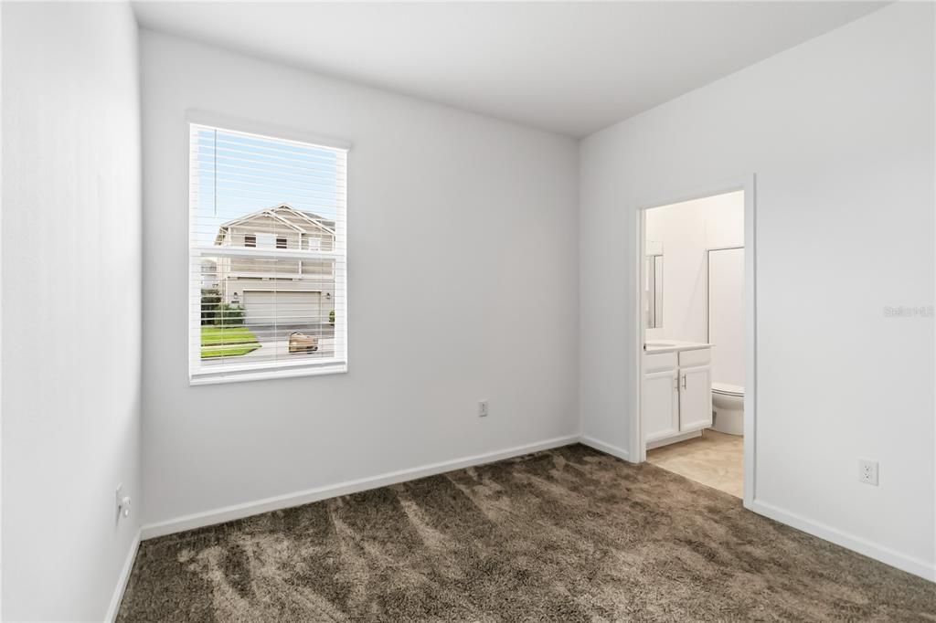 待售: $410,000 (4 贝兹, 3 浴室, 2133 平方英尺)