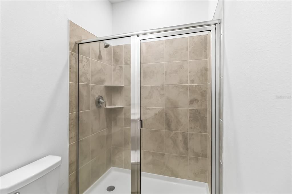 待售: $410,000 (4 贝兹, 3 浴室, 2133 平方英尺)