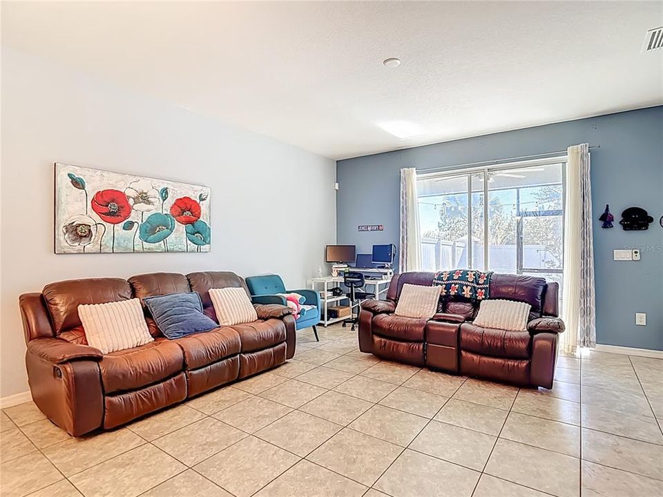 En Venta: $310,000 (3 camas, 2 baños, 1532 Pies cuadrados)