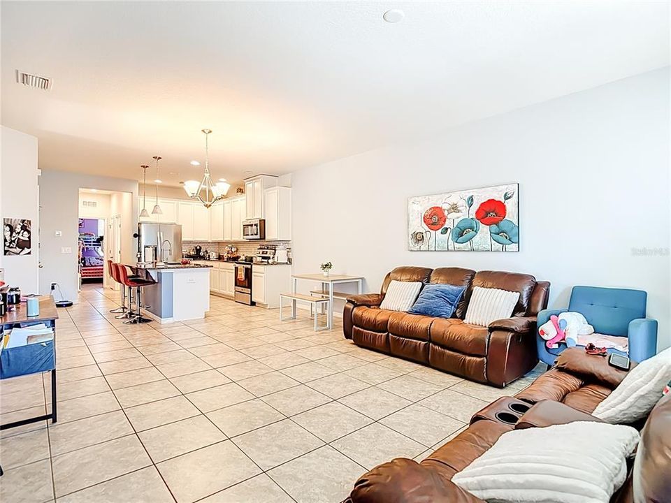 En Venta: $310,000 (3 camas, 2 baños, 1532 Pies cuadrados)