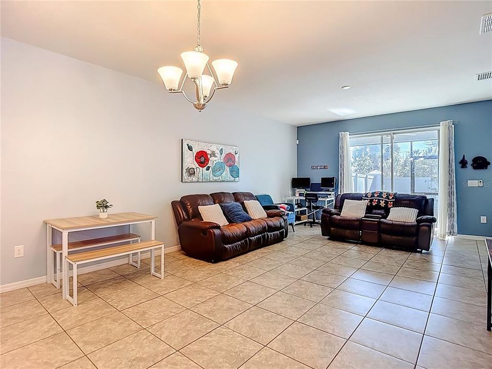 En Venta: $310,000 (3 camas, 2 baños, 1532 Pies cuadrados)