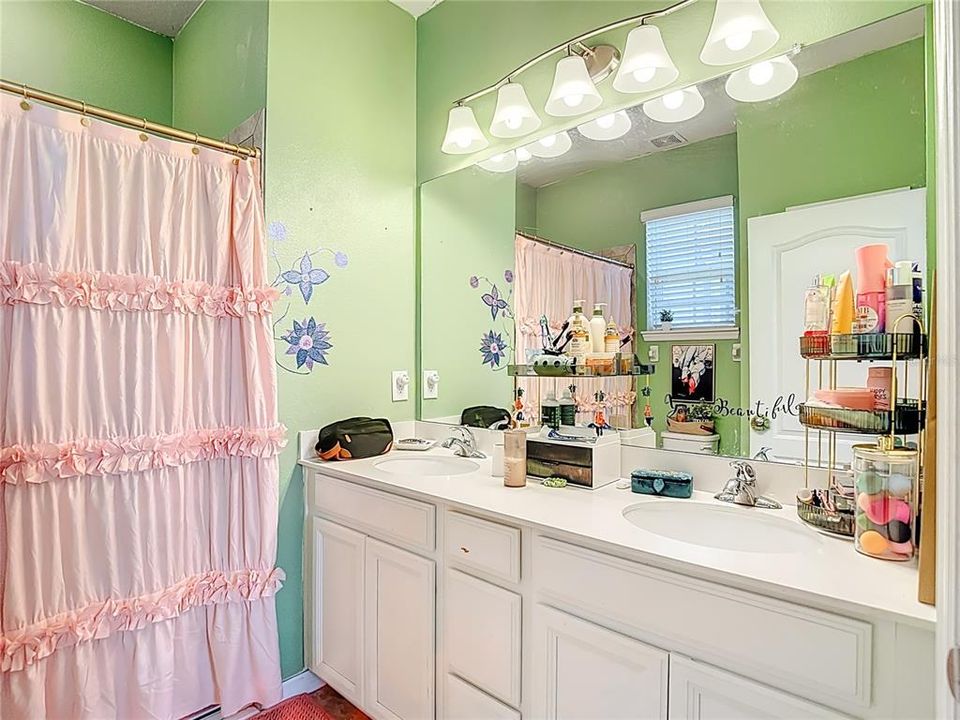 En Venta: $310,000 (3 camas, 2 baños, 1532 Pies cuadrados)