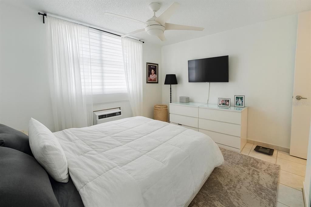 В аренду: $1,800 (1 спален, 1 ванн, 600 Квадратных фут)