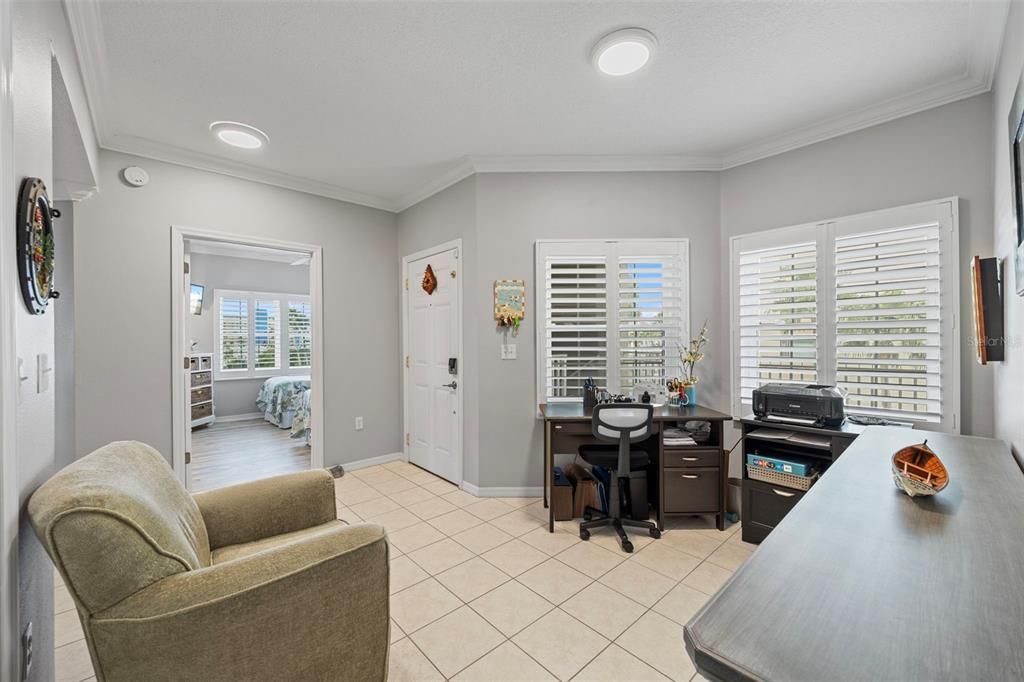 For Sale: $699,000 (2 beds, 2 baths, 1275 Square Feet)