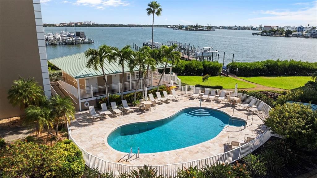 For Sale: $699,000 (2 beds, 2 baths, 1275 Square Feet)