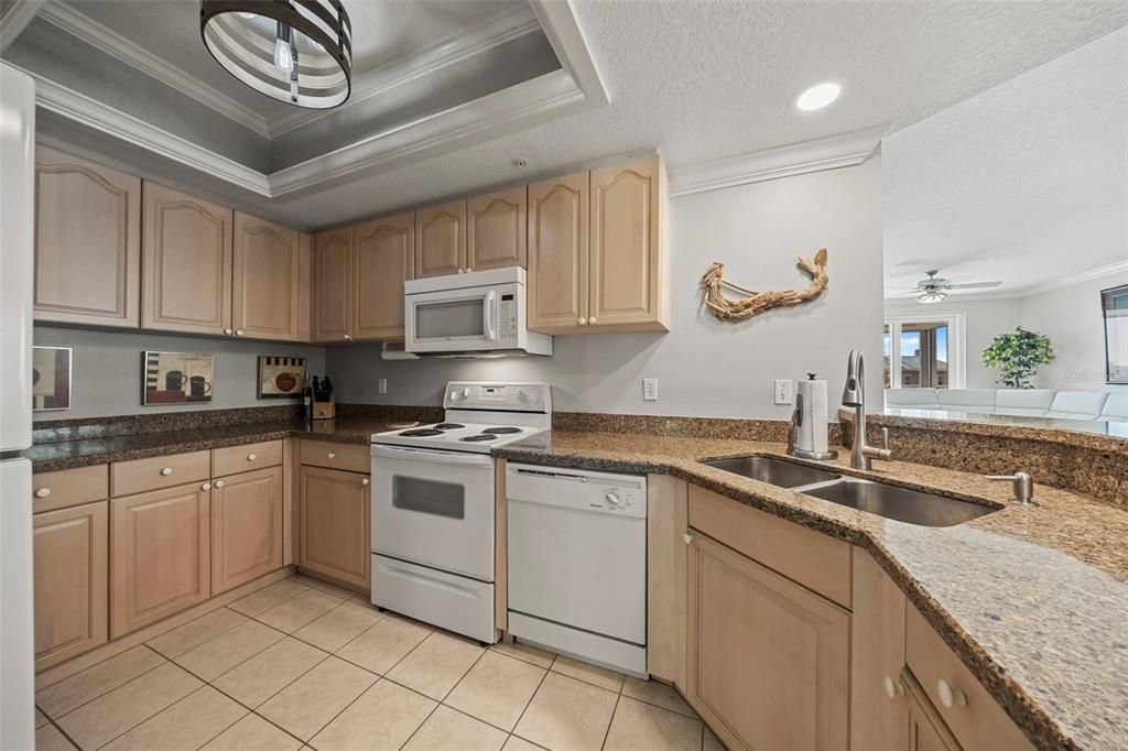 For Sale: $699,000 (2 beds, 2 baths, 1275 Square Feet)