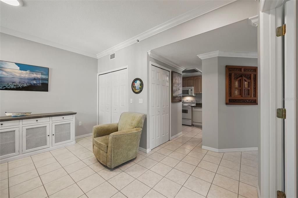 For Sale: $699,000 (2 beds, 2 baths, 1275 Square Feet)