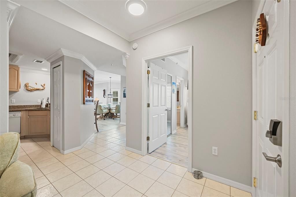 For Sale: $699,000 (2 beds, 2 baths, 1275 Square Feet)