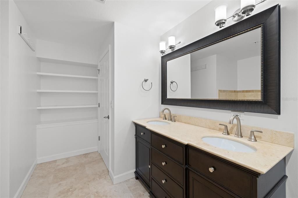 En Renta: $4,495 (2 camas, 1 baños, 1056 Pies cuadrados)