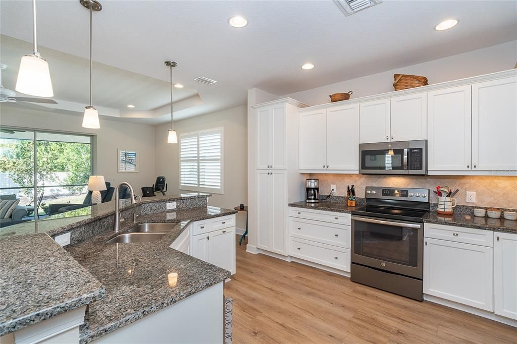 En Venta: $450,000 (2 camas, 2 baños, 1921 Pies cuadrados)