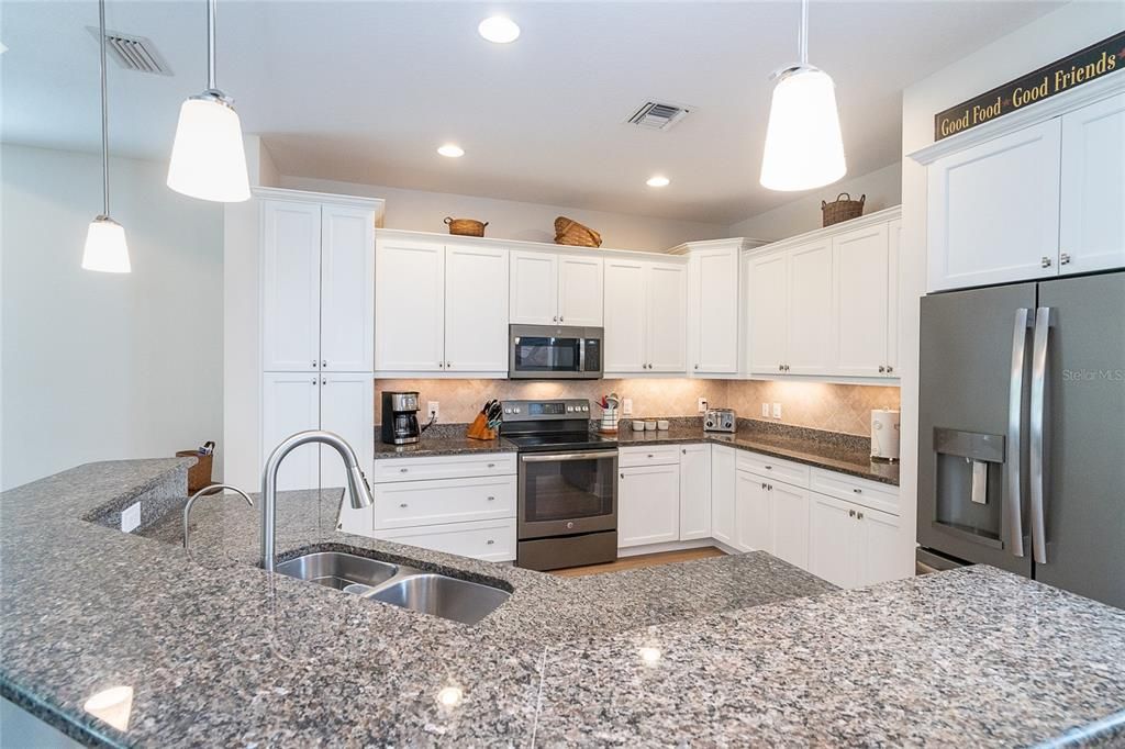 En Venta: $450,000 (2 camas, 2 baños, 1921 Pies cuadrados)